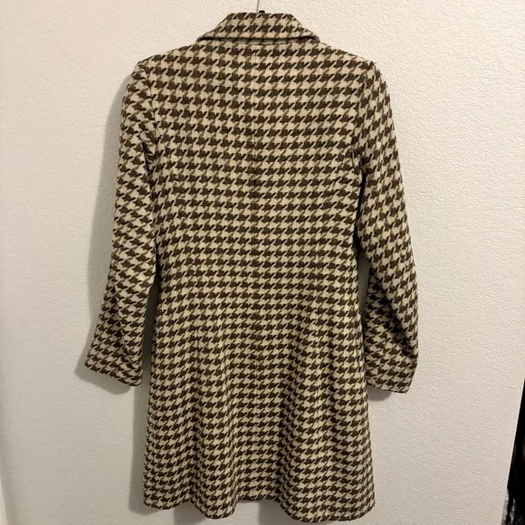 Charles Gray Classic Brown and Cream Coat with Houndstooth Pattern. Size… - Picture 11 of 17